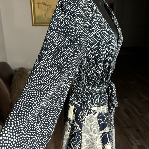 Diane Von Furstenberg | Wrap Dress | Size 12| Long Sleeve - Picture 7 of 17